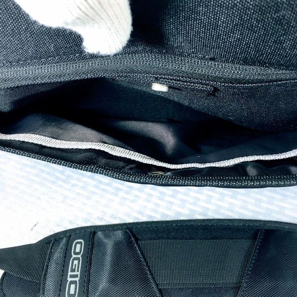 Ogio Findlayson Vodka City Corp Messenger Bag Promo Black Laptop Crossbody Strap - Picture 10 of 14